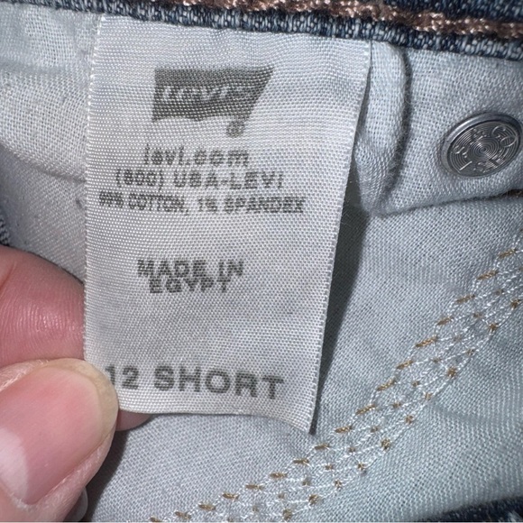 Levi’s 550’s Women’s 12 Short 32x29 Relaxed Bootcut Faded Dark Wash Med Rise - Picture 6 of 9